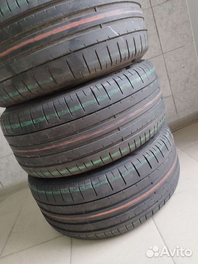 Pirelli P Zero 245/35 R19