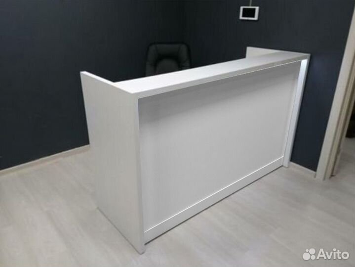 Стойка ресепшн