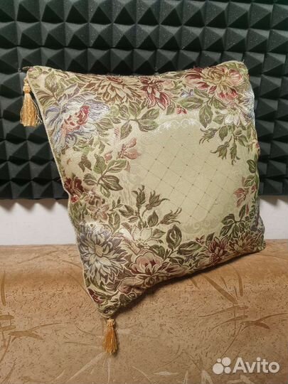Декоративная подушка