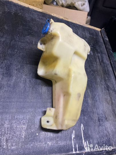 Бачок омывателя Audi 80 893955453B