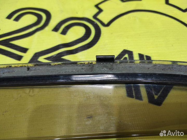 Ветровик задний правый Toyota Camry ACV40 2AZ-FE