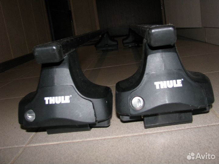 Универсальный багажник thule на гладкую крышу