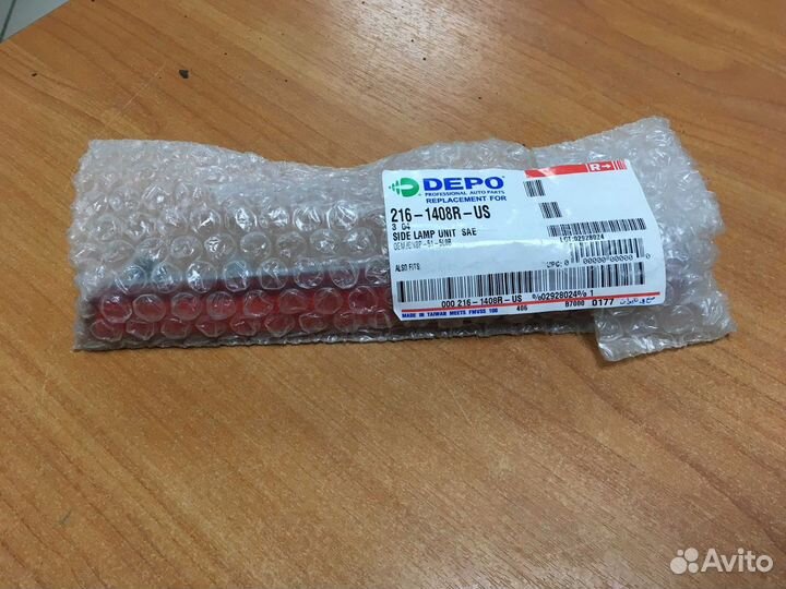 Отражатель правый в задний бампер Mazda 3 BK