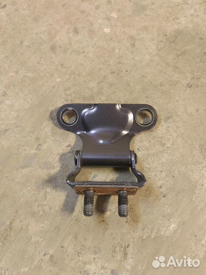 Петля крышки багажника RAV-4