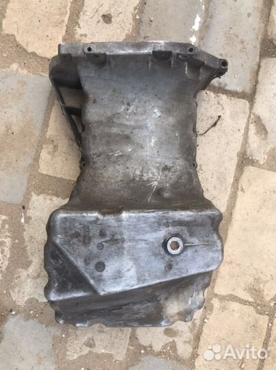 Поддон двигателя Рено Меган 1 K7M