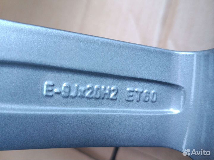 Оригинальный диск Audi R20 5/130