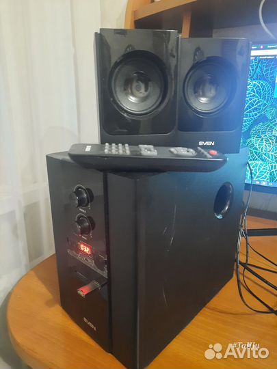 Колонки система 5.1 (саббуфер, 2 колонки, пульт)