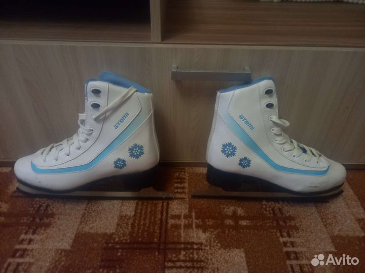 Коньки фигурные женские