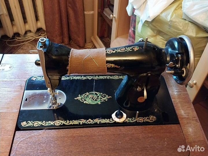 Швейная машинка подольская ножная