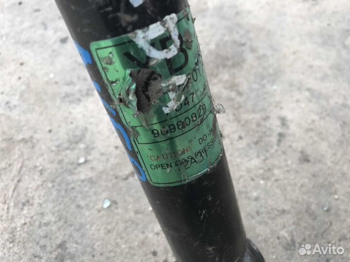 Задняя стойка амортизатор Chevrolet Aveo T250 Vida