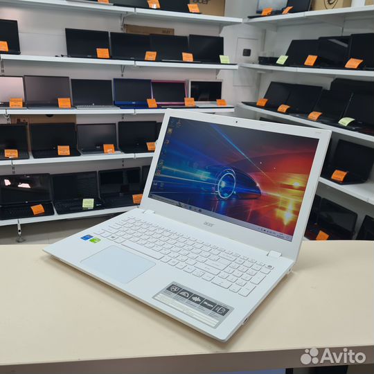 Красивый Acer 15,6