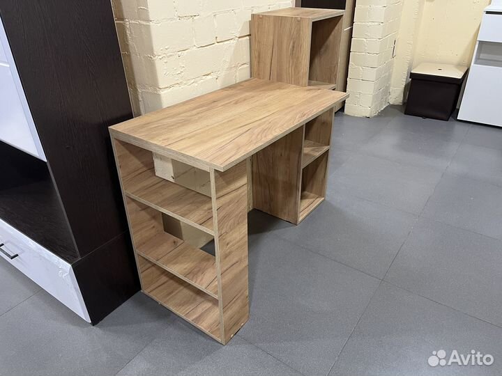 Стол компьютерный (новый)