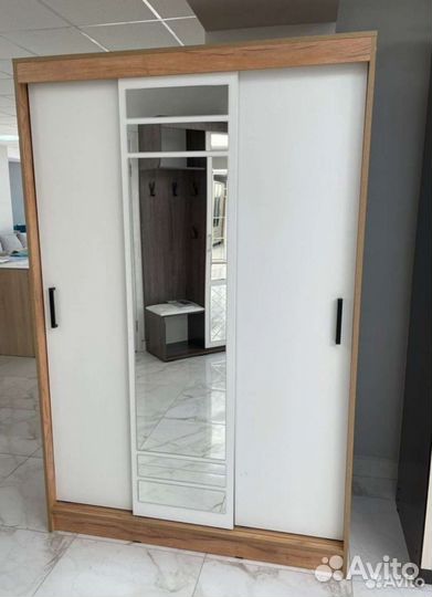 Вместительный шкаф купе