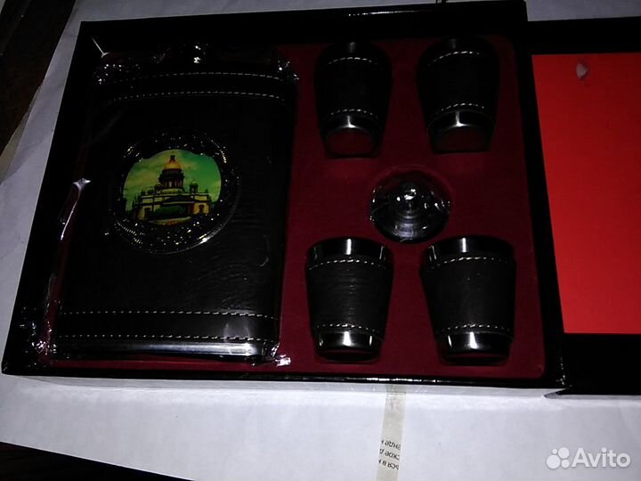 Подарочный набор новый, 4 рюмки и фляжка,нержавеющ