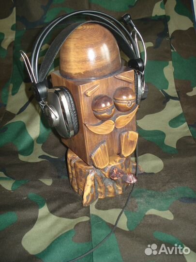 Подставка под наушники