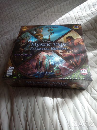Настольная игра Mystic Vale Essential Edition