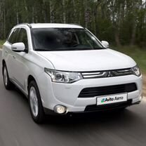 Mitsubishi Outlander 2.0 CVT, 2014, битый, 200 000 км, с пробегом, цена 500 000 руб.