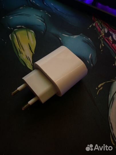 Зарядный блок iPhone