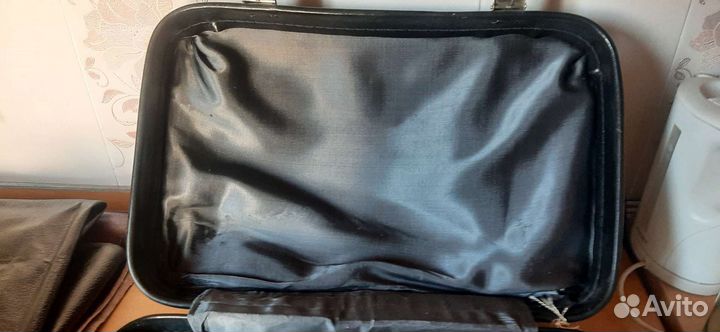 Чемодан СССР в наличии 2,на первом фото - продано