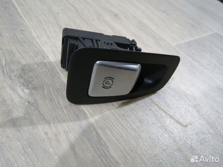 Кнопка ручника стояночного тормоза Mercedes W205