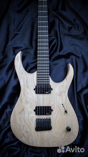 Продам мастеровую гитару