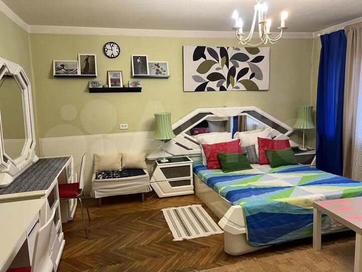 2-к. квартира, 55 м², 4/10 эт.