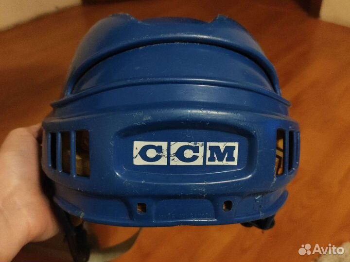 Хоккейный шлем