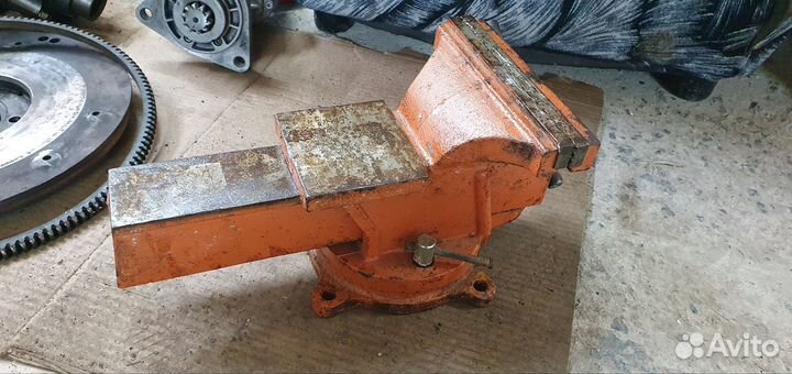 Тиски слесарные 200 мм