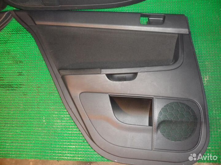 Обшивки дверей комплект Mitsubishi Lancer 10 2010