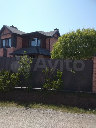 Коттедж 166 м² на участке 10 сот.