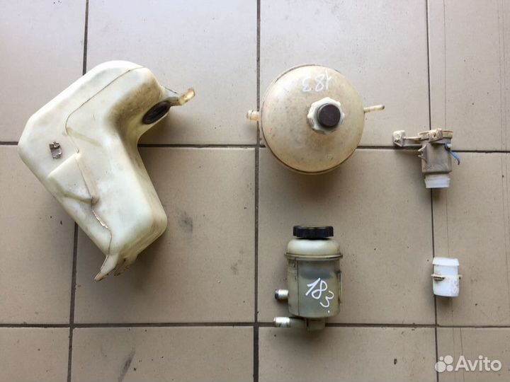 Бачок омывателя расширителя Land Rover Freelander