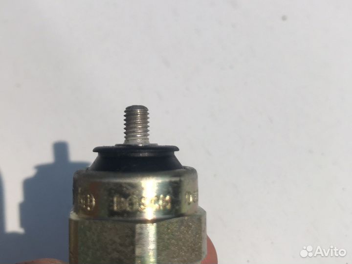 Клапан Пежо. новый.Электромагнитный клапан бош