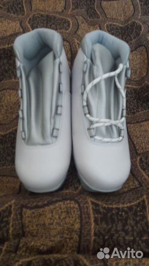 Лыжные ботинки tisa