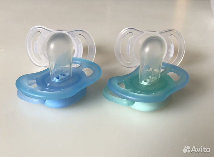 Пустышки Philips Avent 0-6 мес. с футляром, б/у