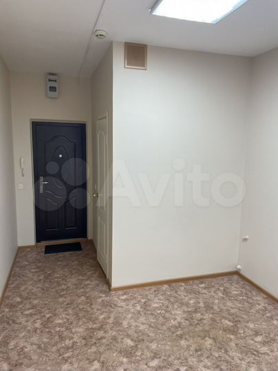 Центр, 3 этаж, гор,хол.вода в кабинете,17кв.м