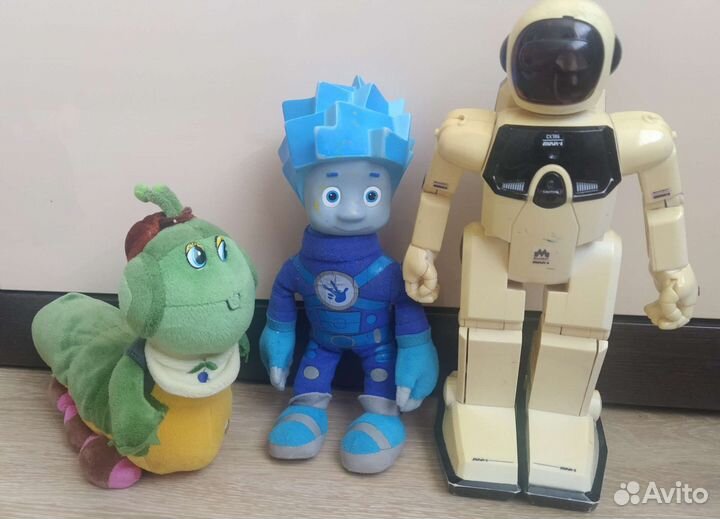 Робот, Фиксики Нолик, гусеница Вупсень из Лунтика