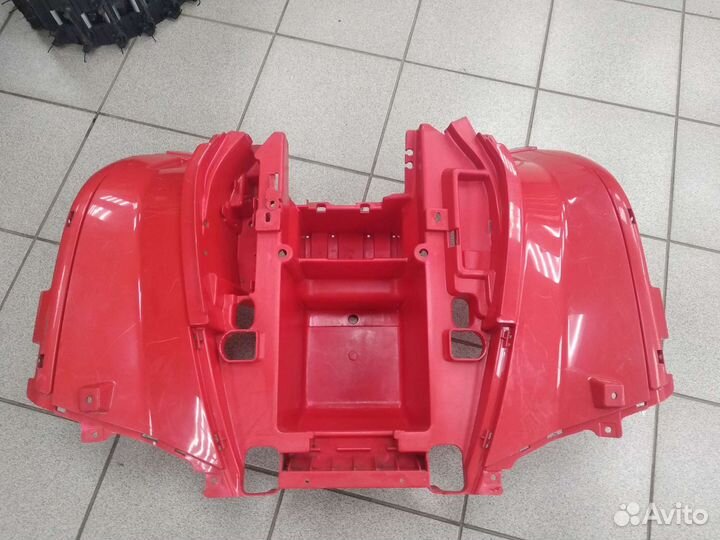 Продаю задний пластик-крыло красный от cfmoto x6х5