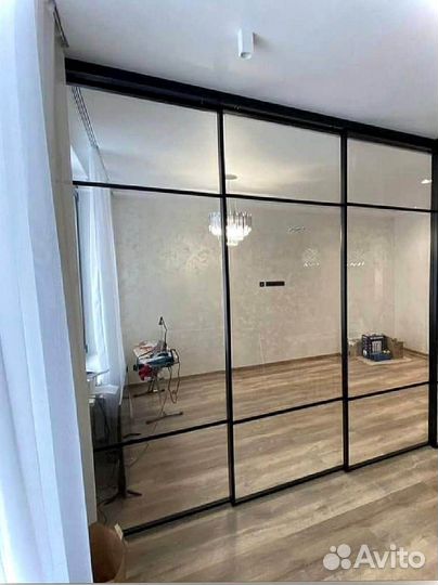 Раздвижная перегородка с матовым стеклом