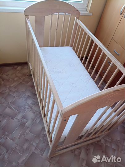 Детская кроватка