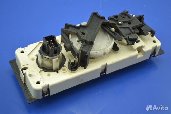 Панель переключателей отопителя кабины DAF XF105