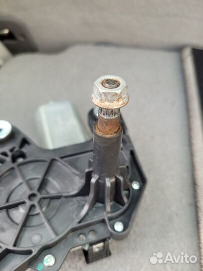 Моторчик стеклоочистителя задний