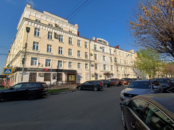 2-к. квартира, 68 м², 2/4 эт.