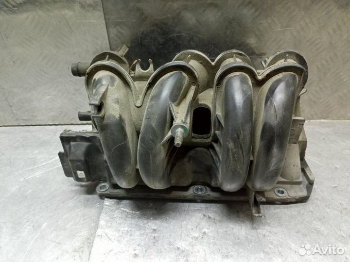 Коллектор впускной Renault Sandero 1 K7M 2009-2014