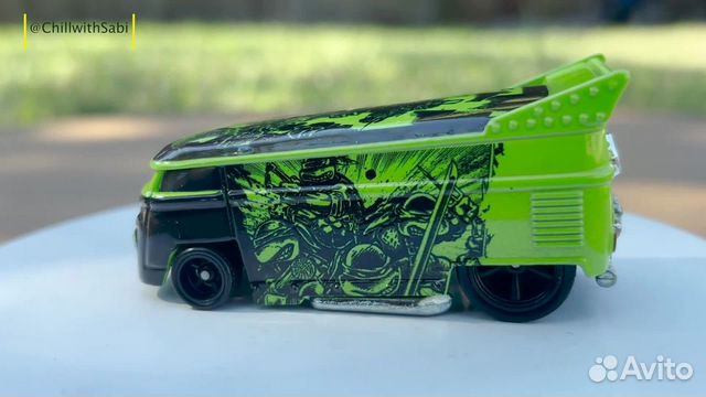 Hot Wheels Premium Volkswagen Drag Bus (Зеленый)