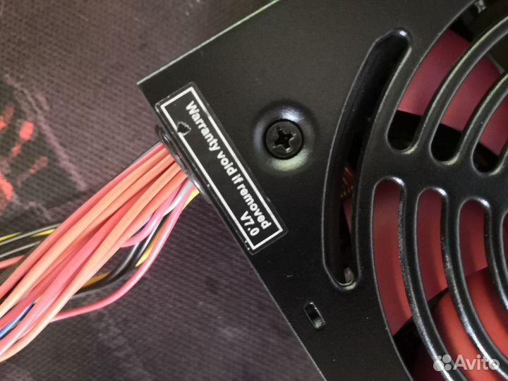 Блок питания Xilence 700w,на пломбе