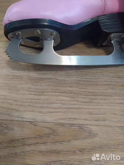 Фигурные коньки детские 30 р