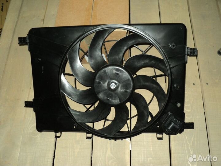 Chevrolet Cruze 2009 вентилятор охлаждения