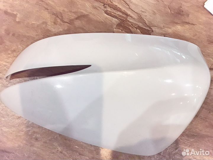 Крышка левого зеркала