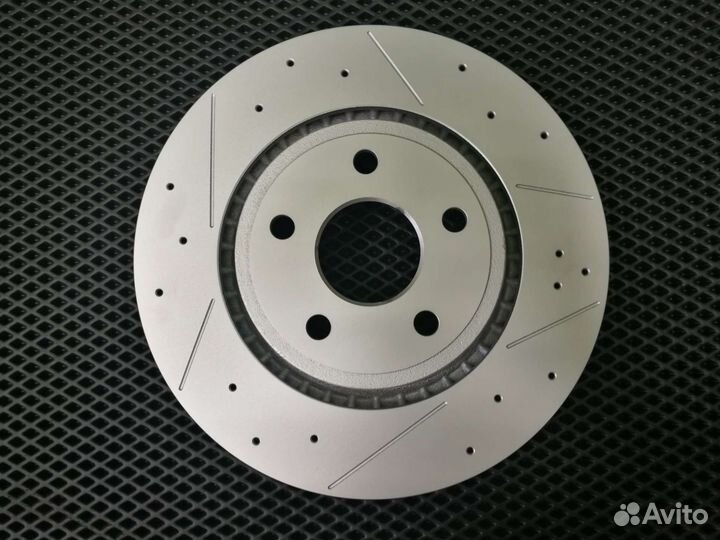 Усиленный тормозной диск Jeep Grand Cherokee WK2