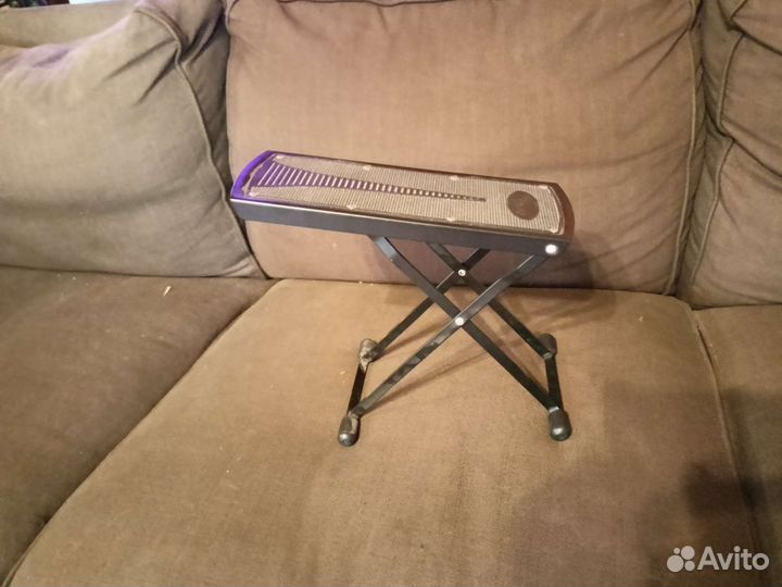 Подставка под ногу гитариста